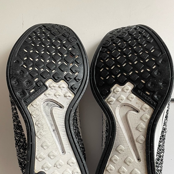 Nike Flyknit Racer Oreo 2 526628-012 US 6 Womens - Picture 13 of 14